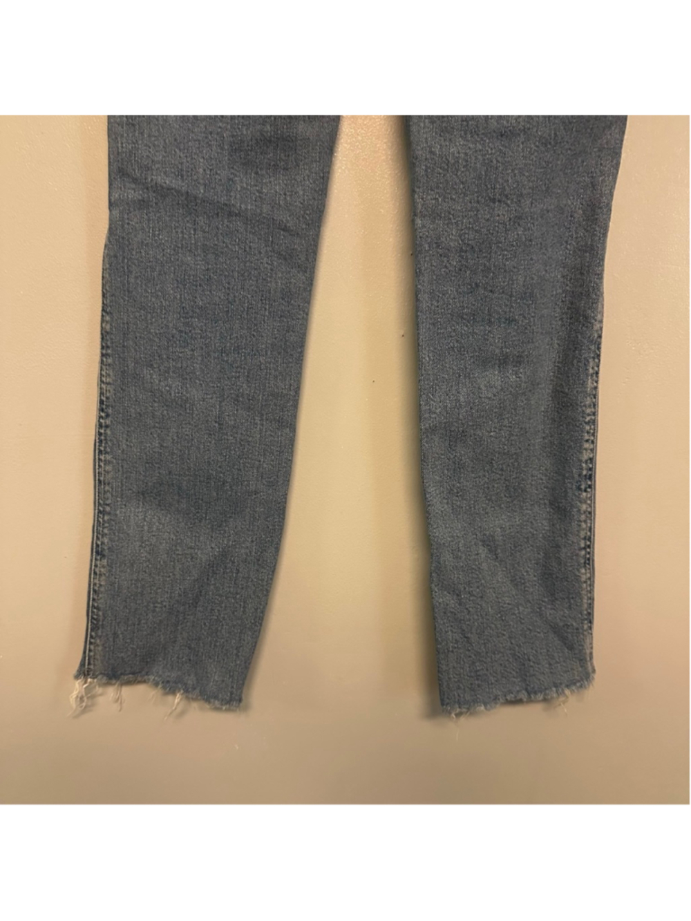 Free People Blue high rise, Skinny ankle Jeans women’s Size 24 raw hem - Picture 8 of 9